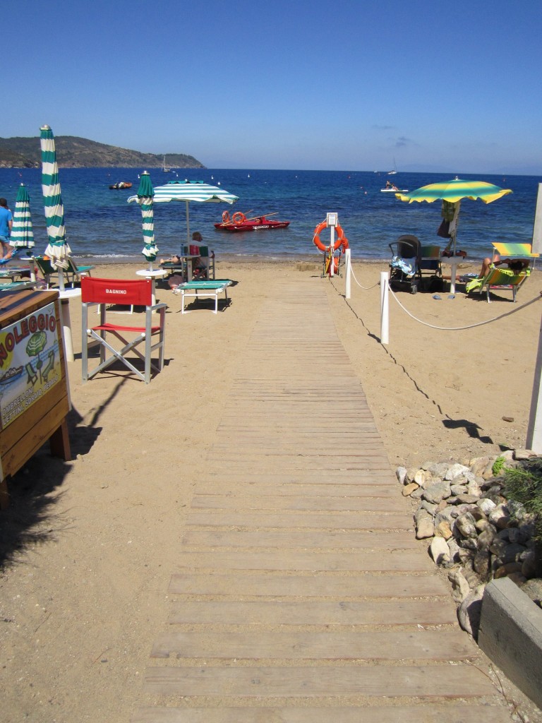 Uno degli accessi in spiaggia 