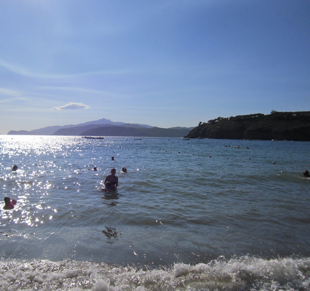 Orizzonte dalla spiaggia di Pareti