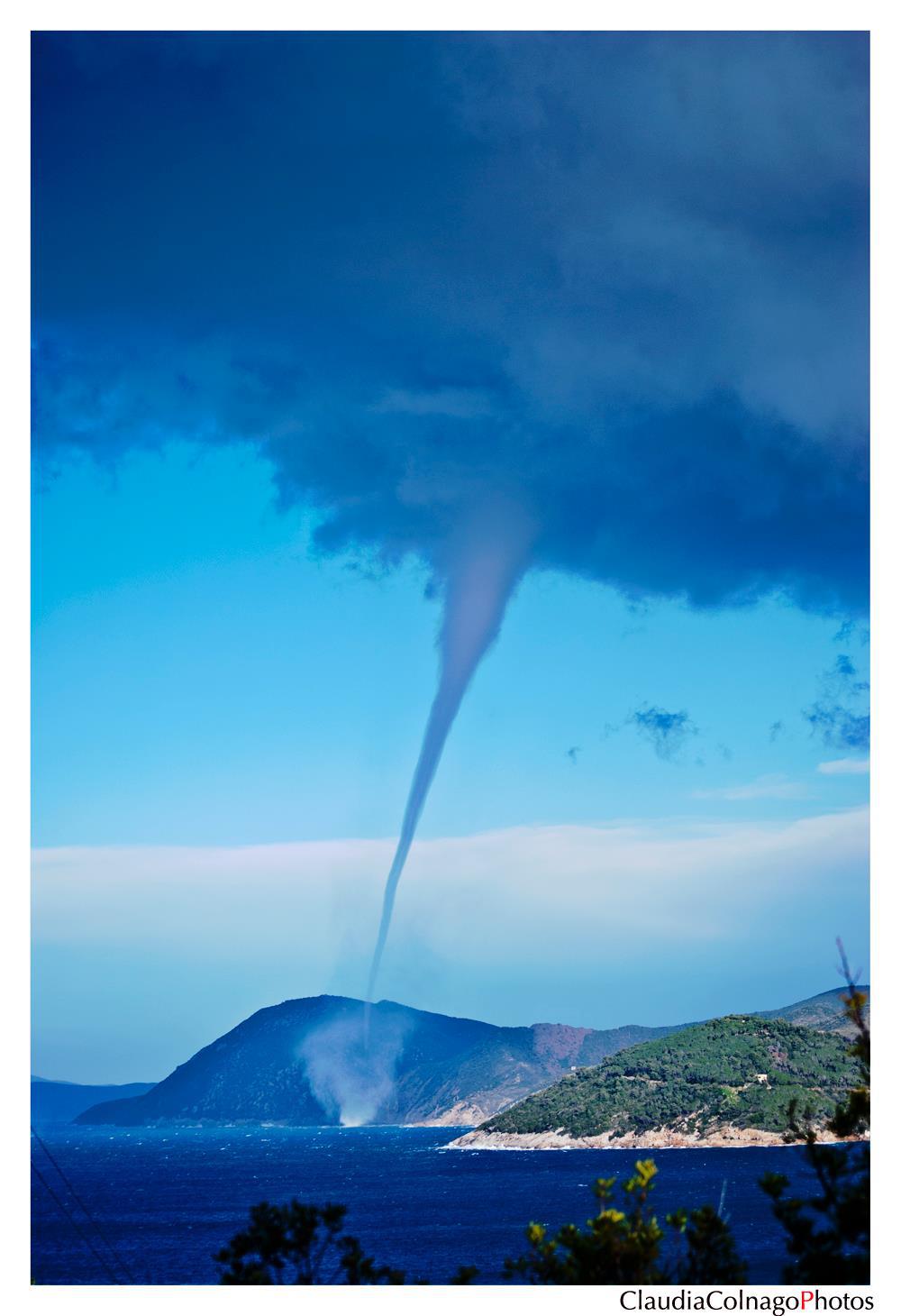 Golfo passando tra le Grotte e Schiopparello (Foto di C.Colnago)