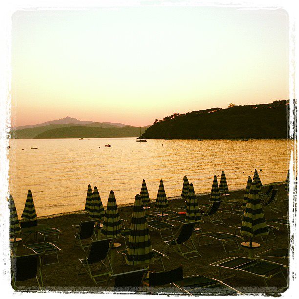 Spiaggia di Pareti al calar del sole (Foto di C.Colnago)