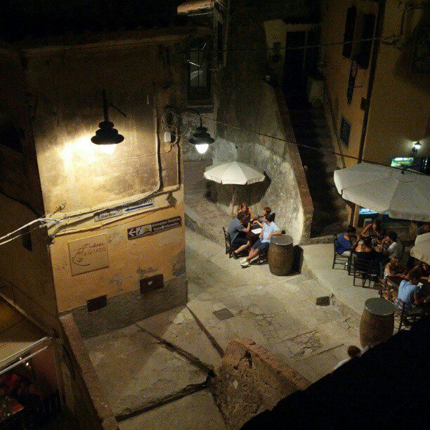 Capoliveri by night (Foto di Sergio Giusti)