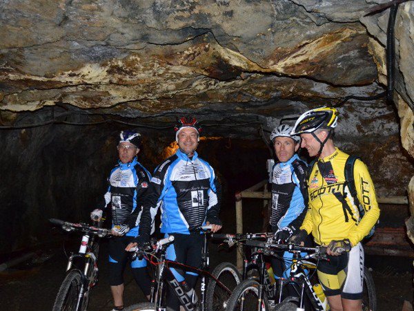 Itinerario in grotta (Foto di Capoliveri Bike Park)