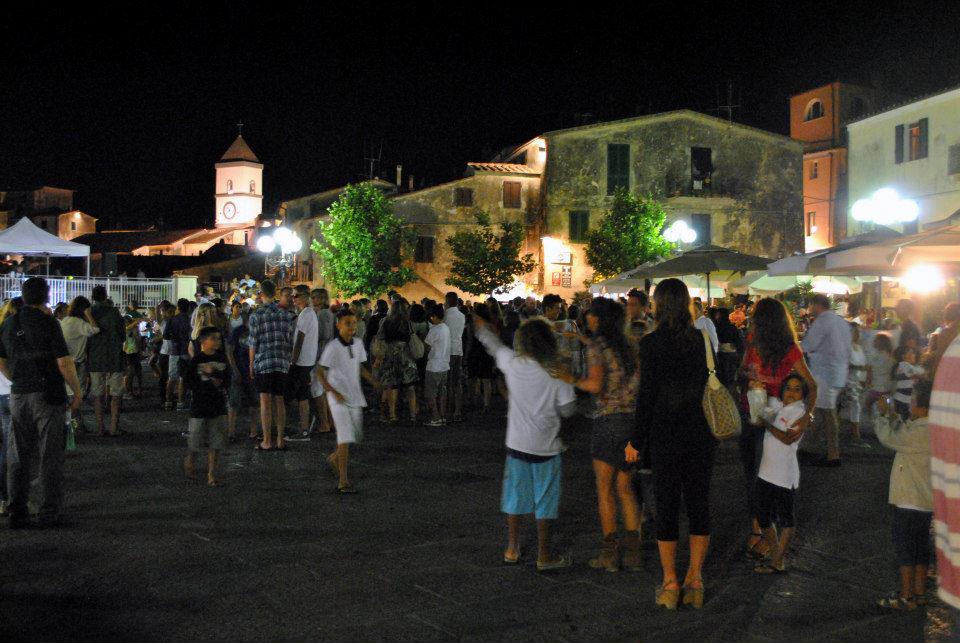 Piazza Matteotti by night (Foto di E.Tedeschi)