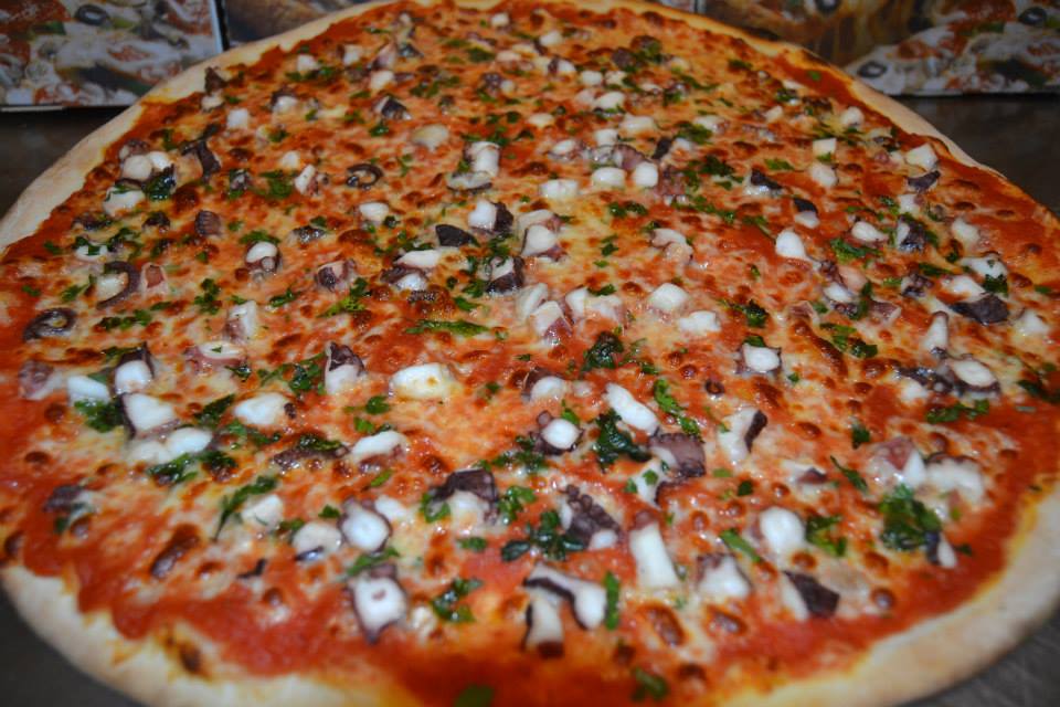 Pizza al polpo (Foto A.Senatore)